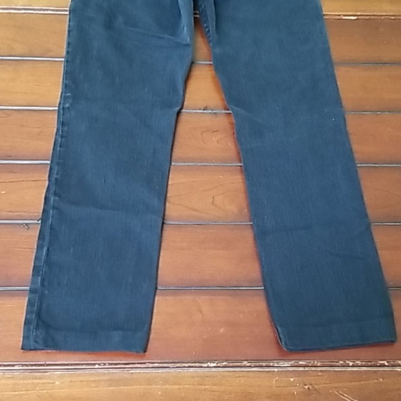 *FINAL PRICE* Levi's Jeans - Picture 5 of 6